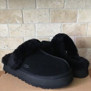 UGG Women's Disquette Slipper in Black